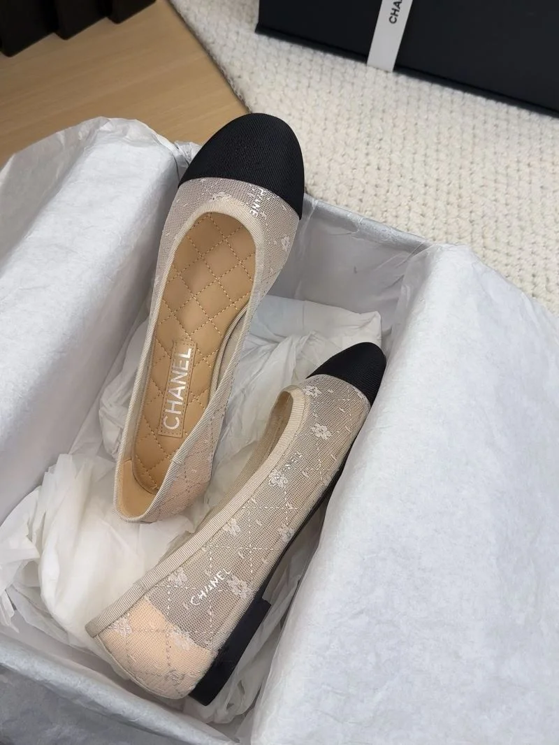 Tailored Chanel Low Shoes 19229