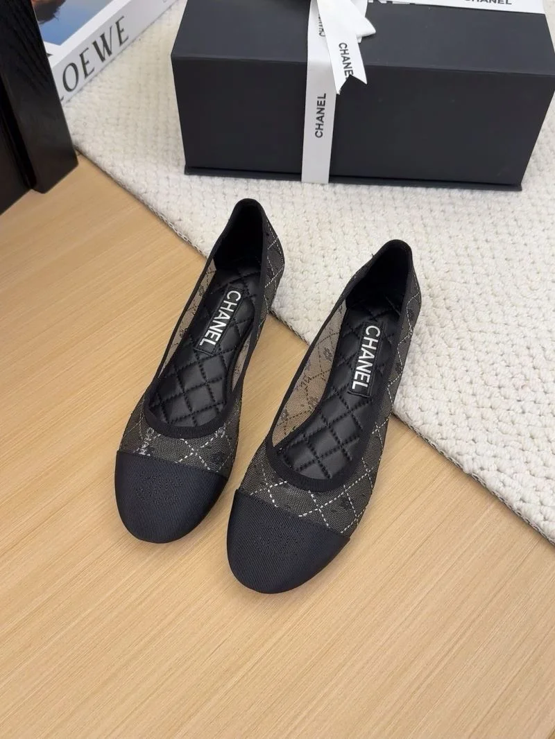 Breathable Chanel Low Shoes 19226