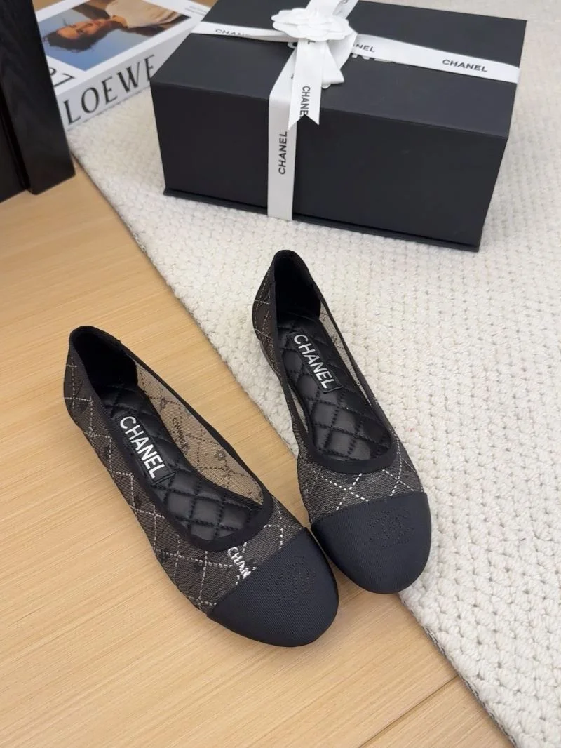 Breathable Chanel Low Shoes 19226