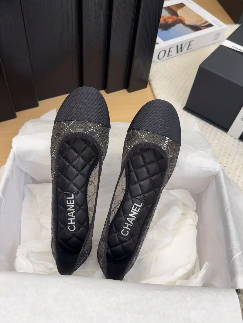 Breathable Chanel Low Shoes 19226