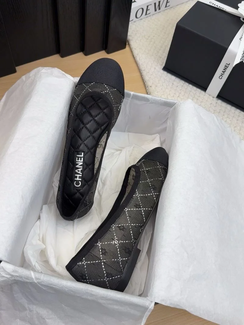 Breathable Chanel Low Shoes 19226