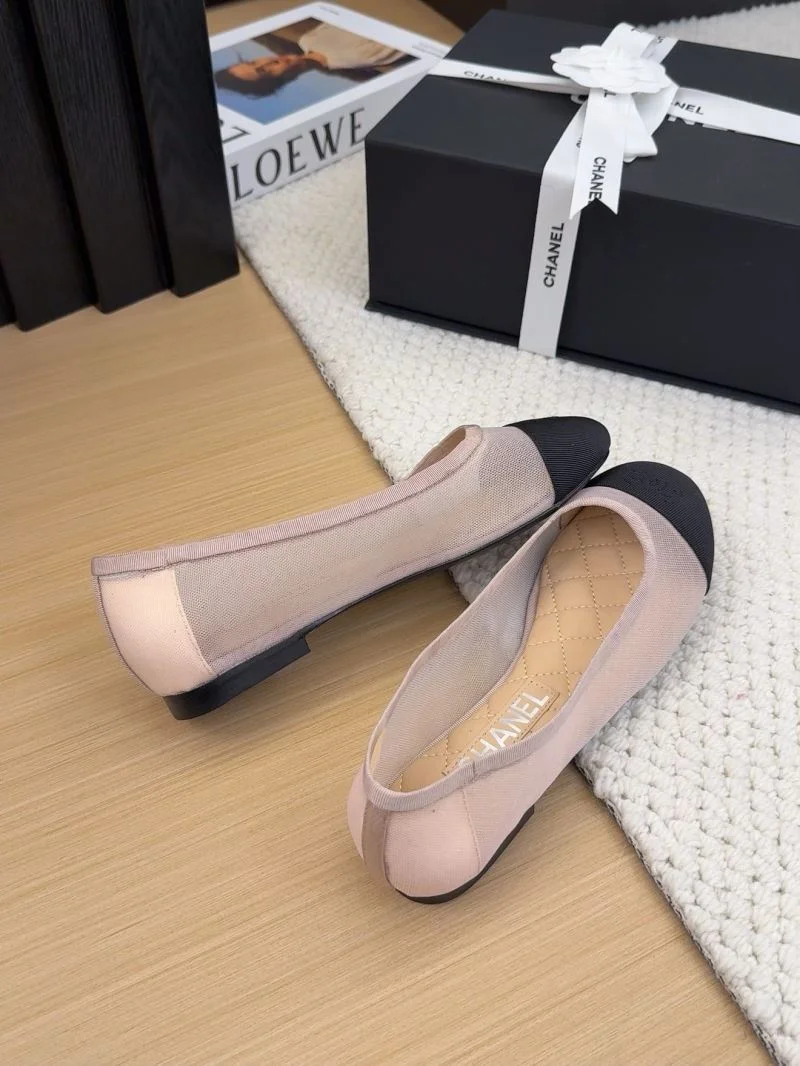 Chanel Low Shoes Sleek 19241