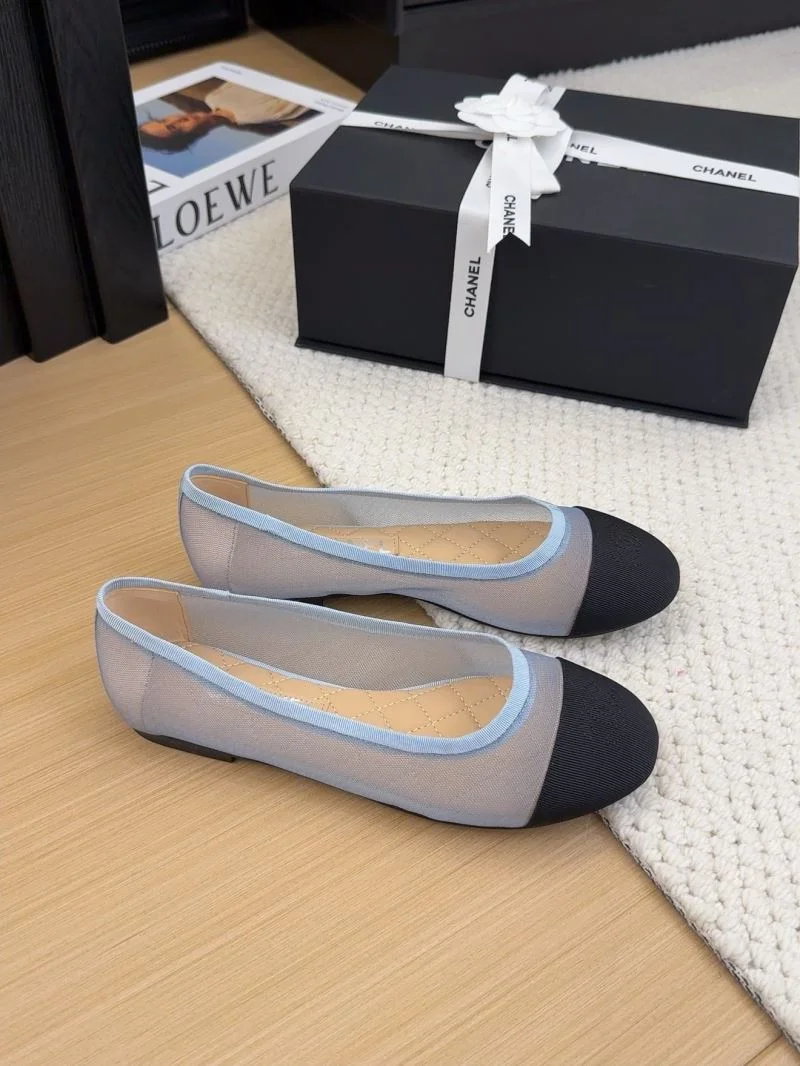 Minimalist Chanel Low Shoes 19240