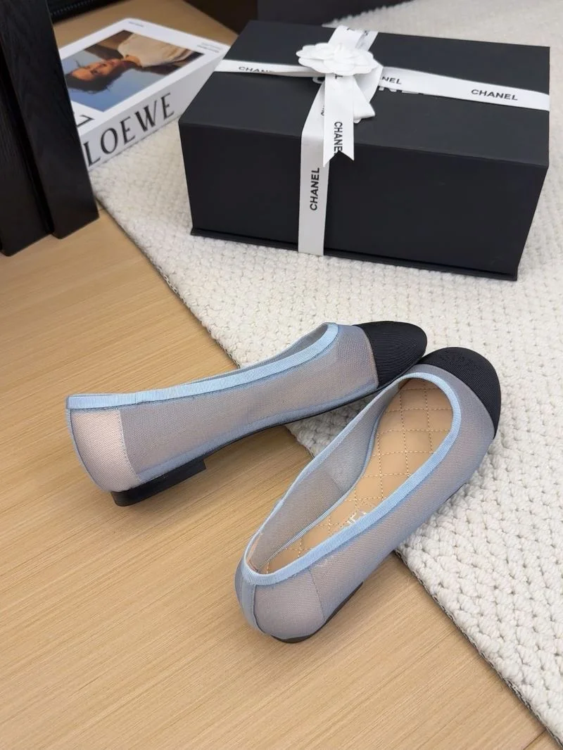 Minimalist Chanel Low Shoes 19240