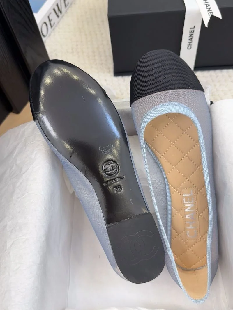 Minimalist Chanel Low Shoes 19240