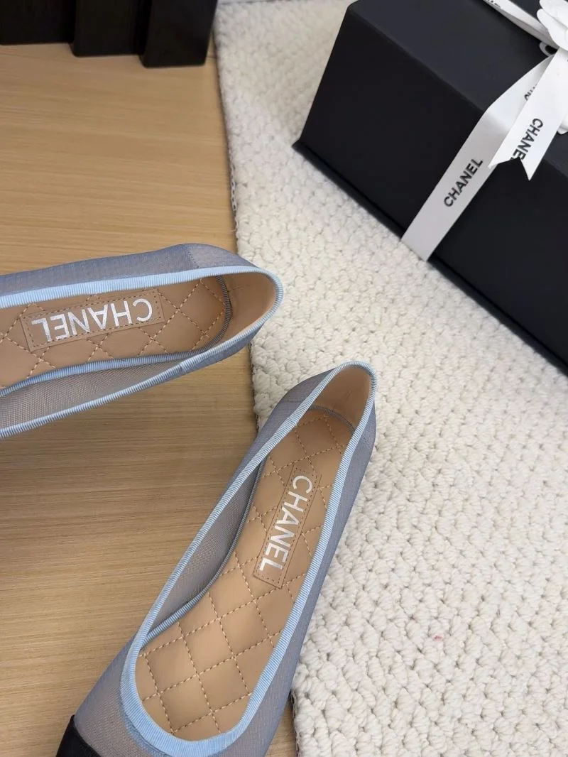 Minimalist Chanel Low Shoes 19240