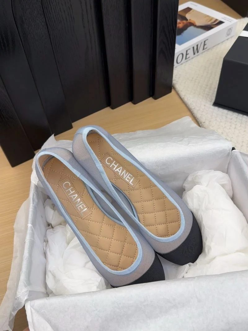 Minimalist Chanel Low Shoes 19240