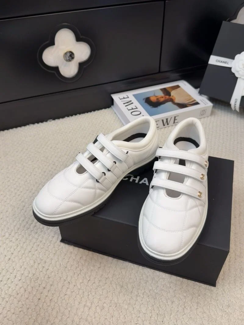 Chanel Low Shoes Neat 19221