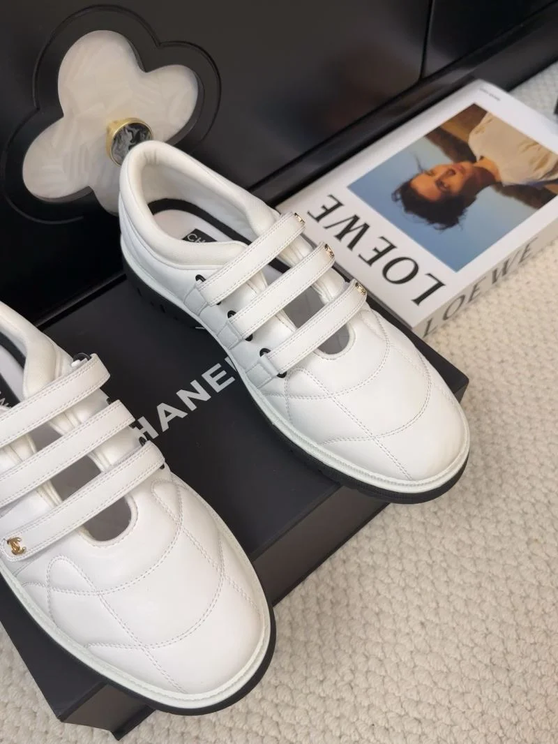 Chanel Low Shoes Neat 19221