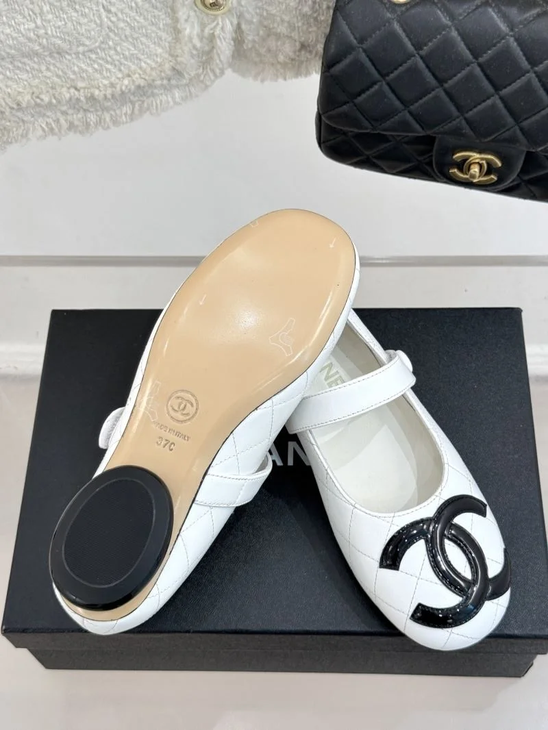 EasyCare Chanel Low Shoes 19219