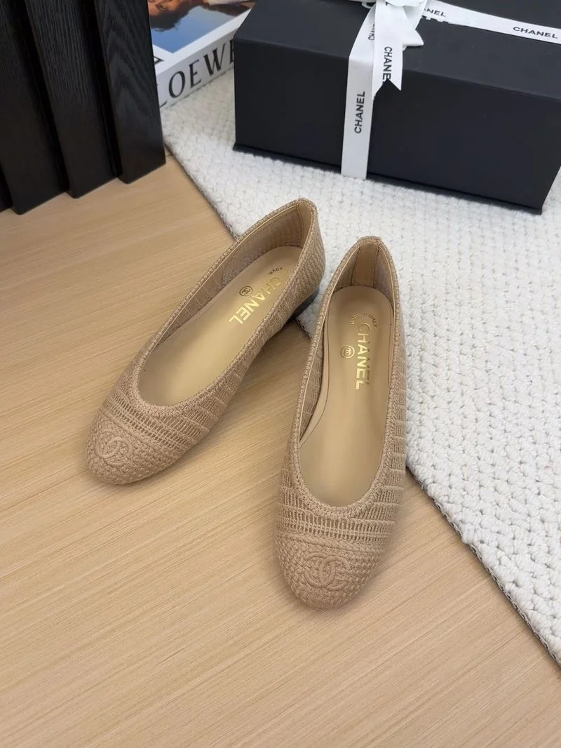 Chanel Low Shoes EasyMatch 19220
