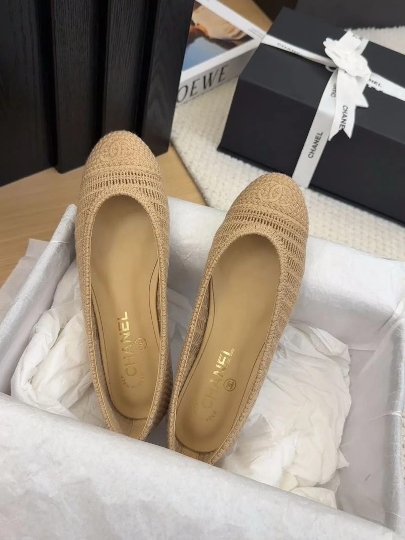 Chanel Low Shoes EasyMatch 19220