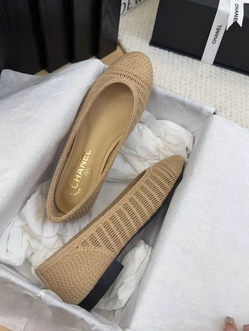 Chanel Low Shoes EasyMatch 19220
