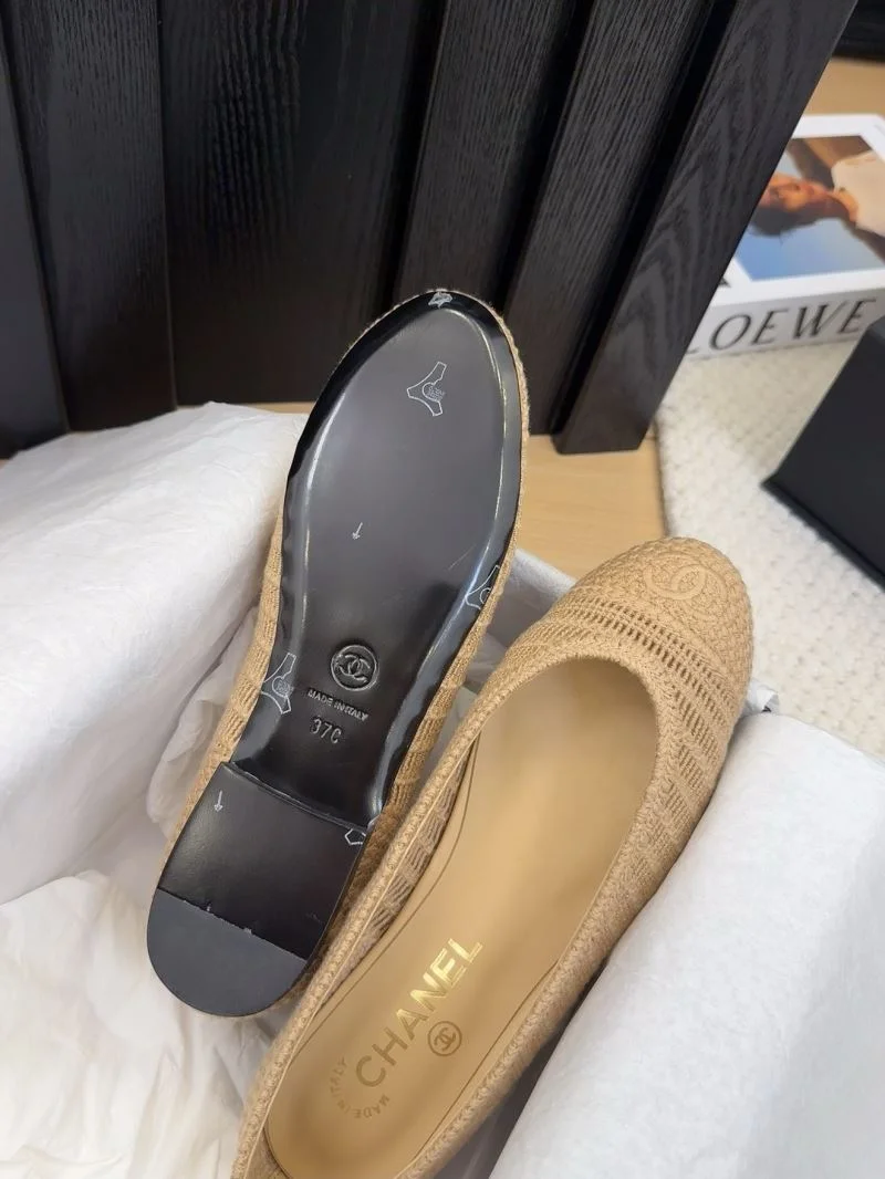 Chanel Low Shoes EasyMatch 19220
