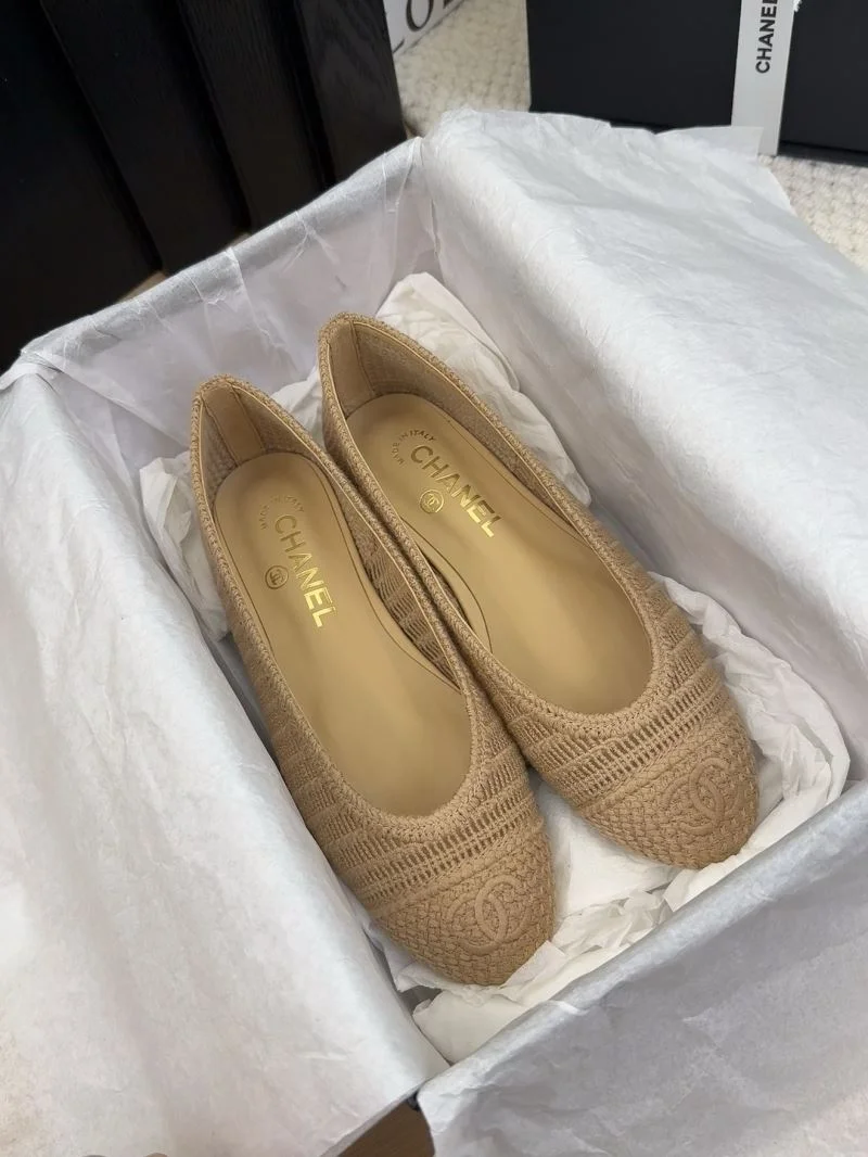 Chanel Low Shoes EasyMatch 19220