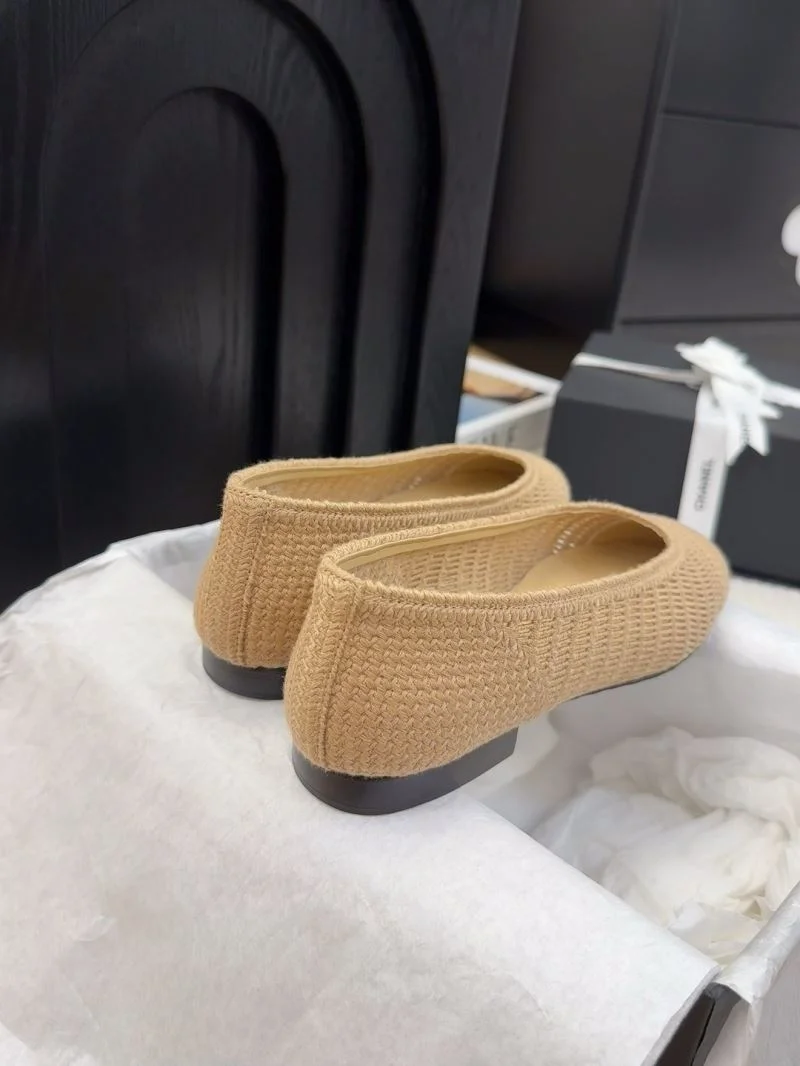 Chanel Low Shoes EasyMatch 19220