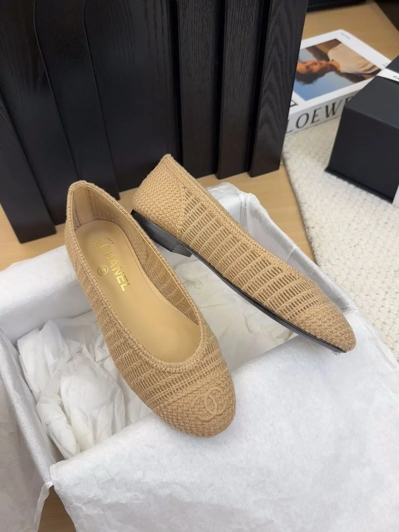 Chanel Low Shoes EasyMatch 19220