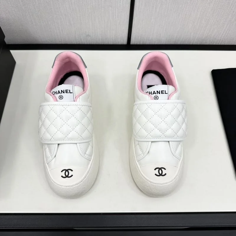 Versatile Chanel Low Shoes 20441