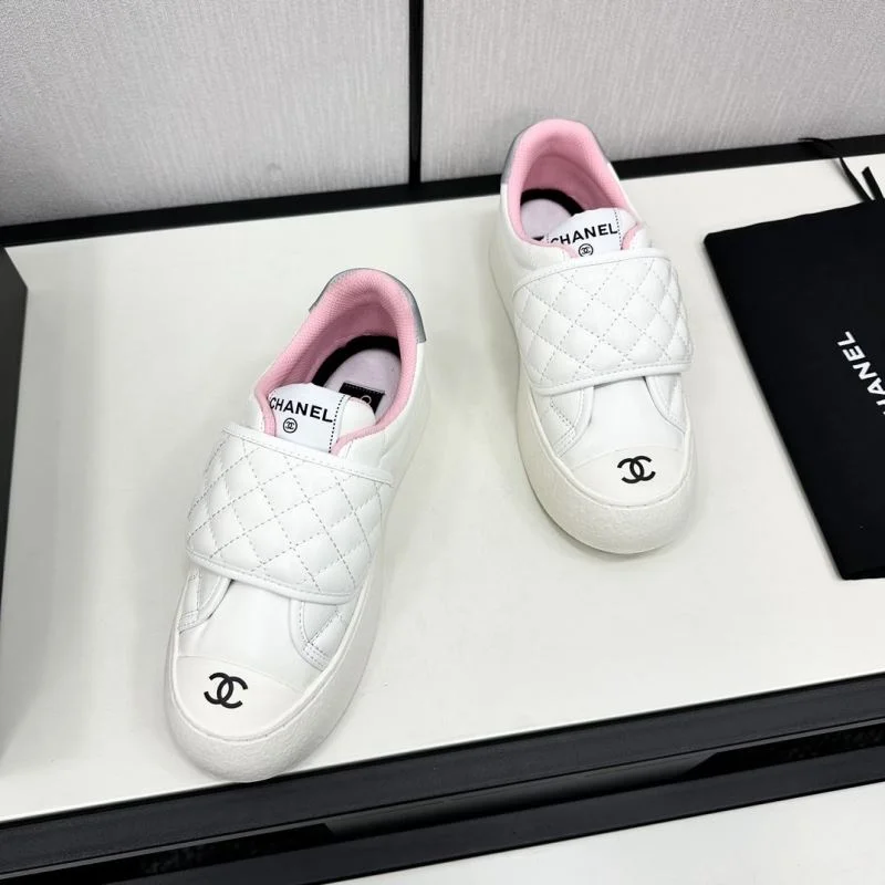 Versatile Chanel Low Shoes 20441