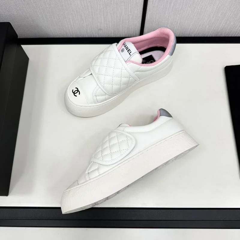 Versatile Chanel Low Shoes 20441