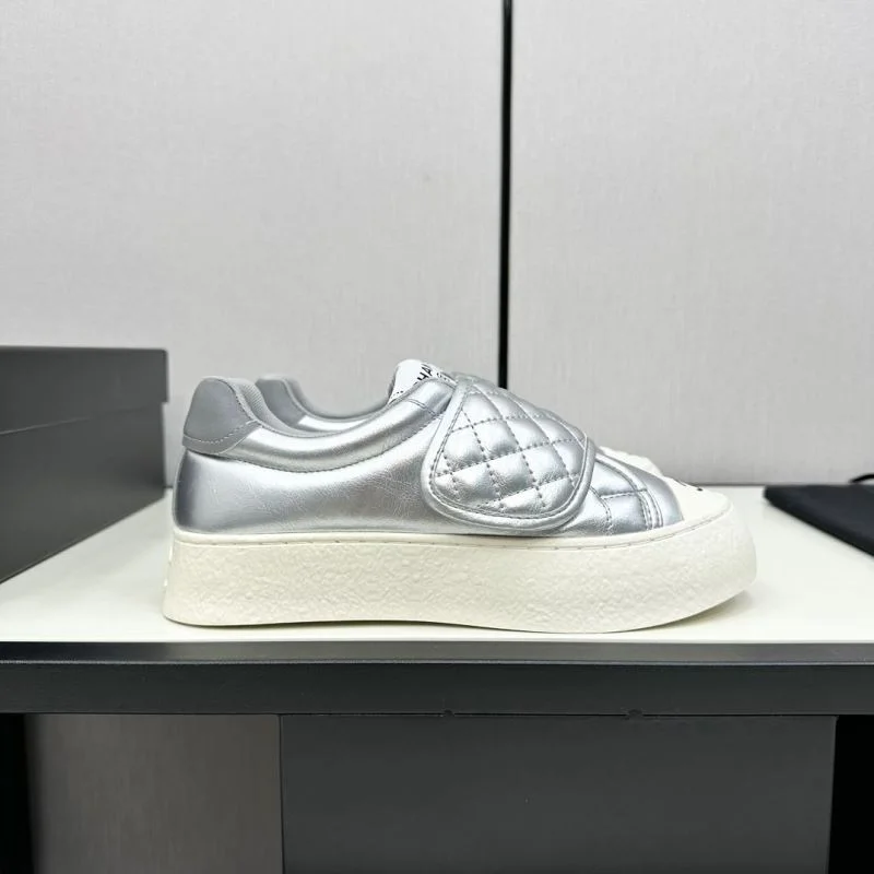 Chanel Low Shoes StreetReady 20438
