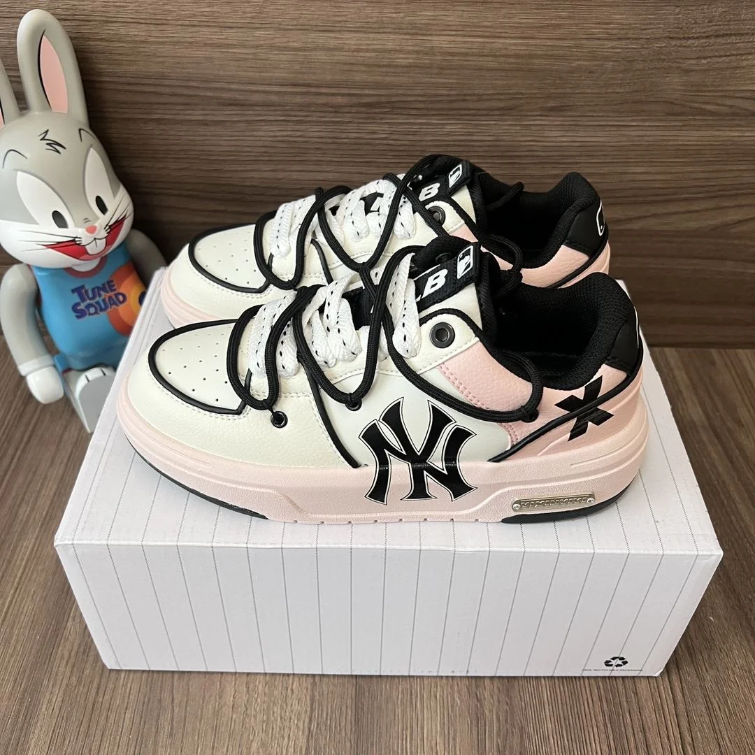 Chanel Low Shoes Unique 18123