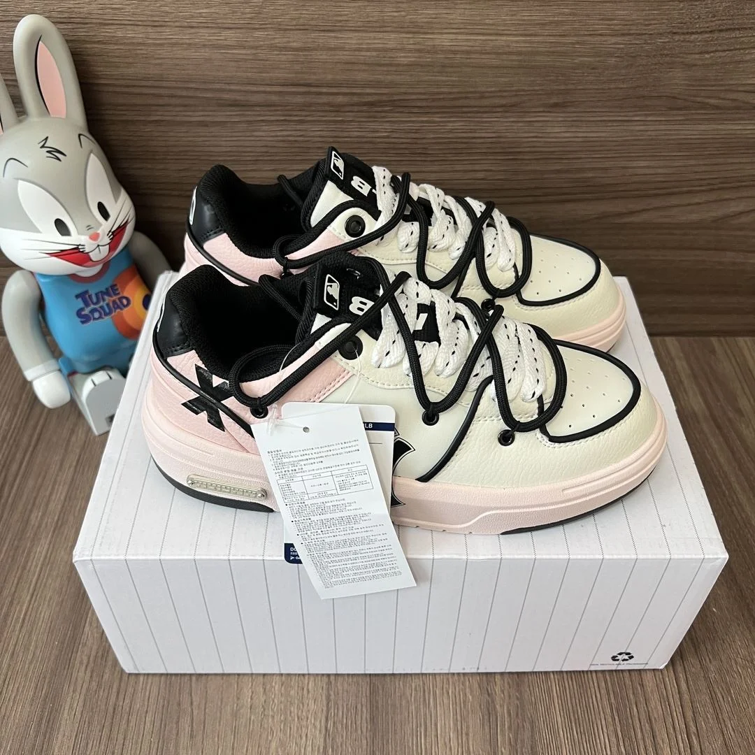 Chanel Low Shoes Unique 18123