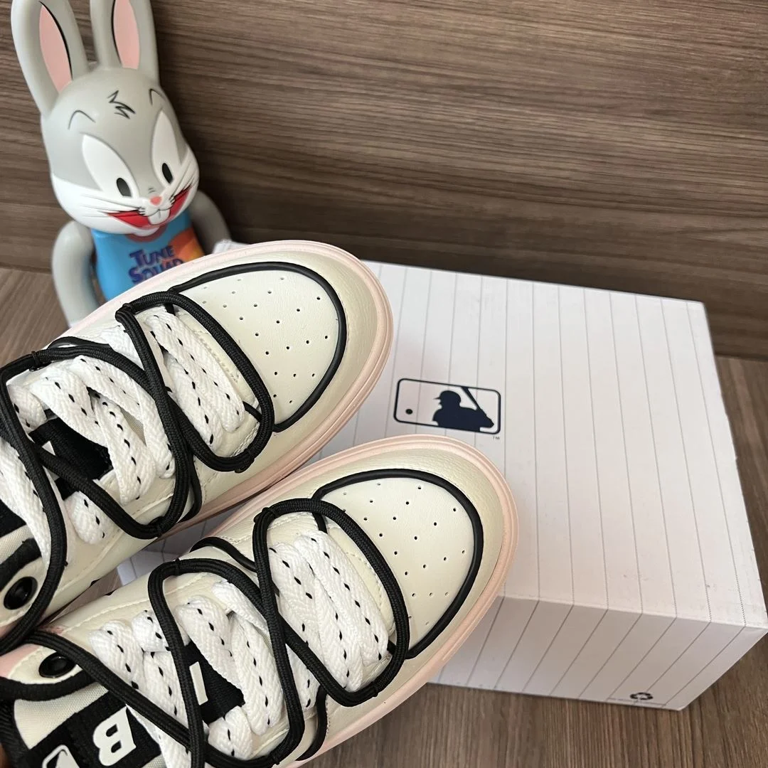 Chanel Low Shoes Unique 18123