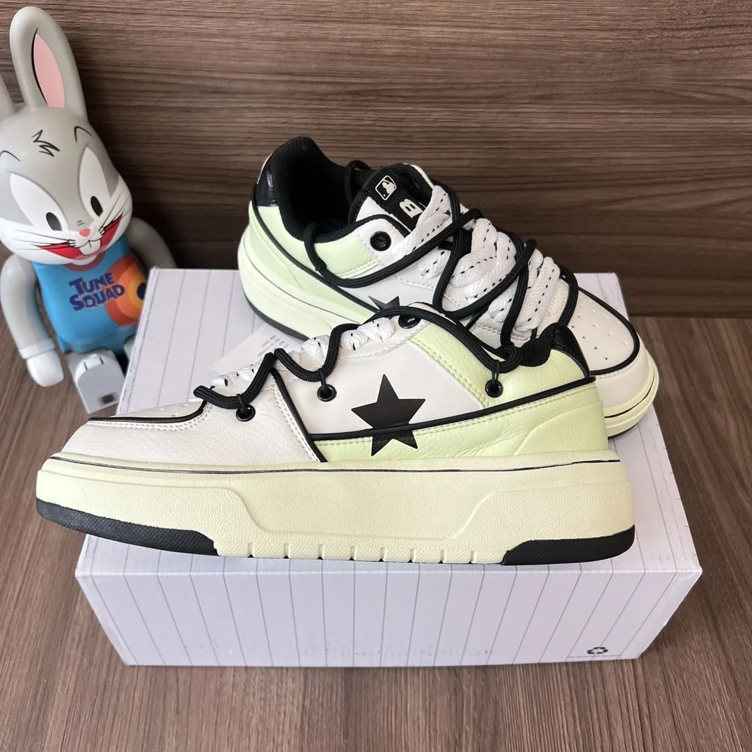 Chic Chanel Low Shoes 18122