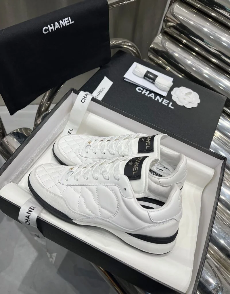 Chanel Low Shoes UrbanStyle 18117