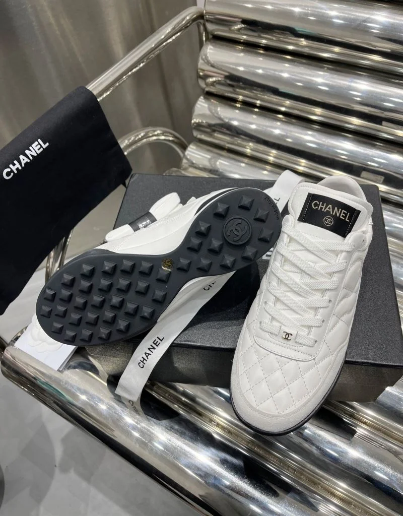 Chanel Low Shoes UrbanStyle 18117