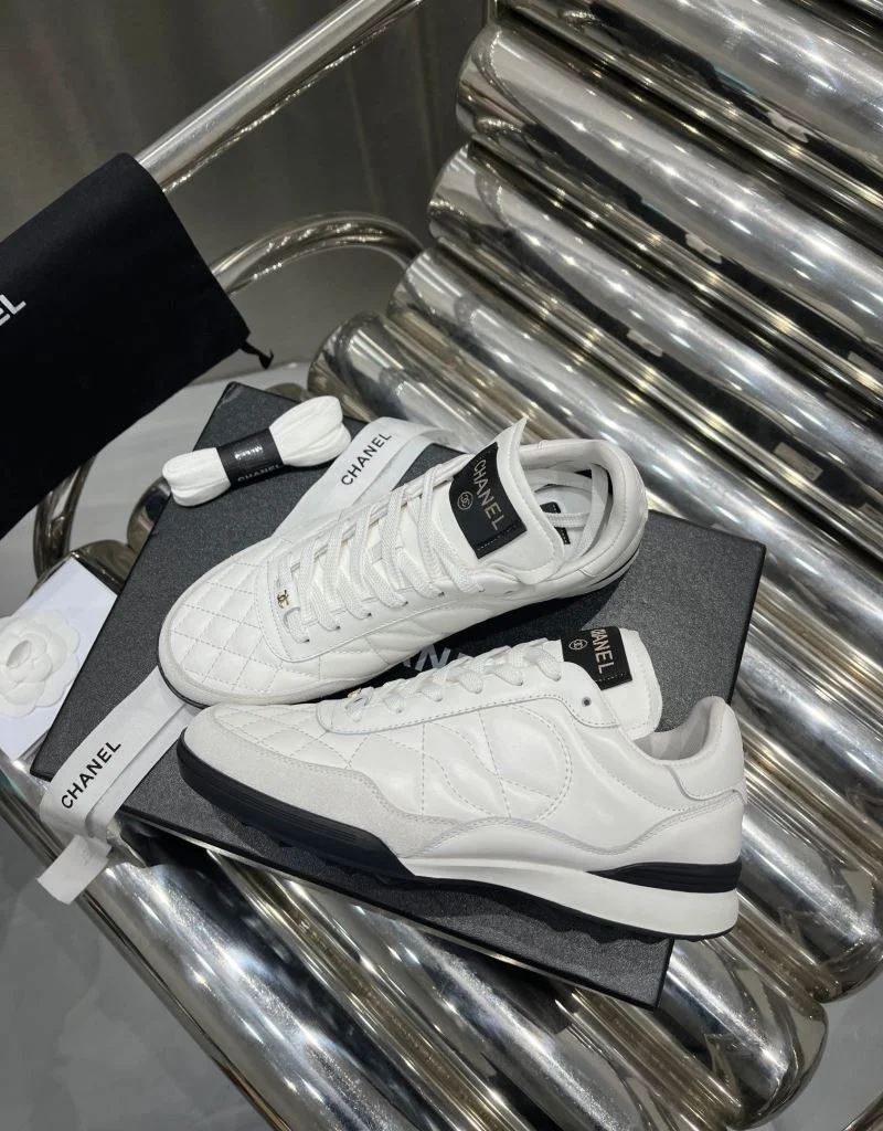 Chanel Low Shoes UrbanStyle 18117
