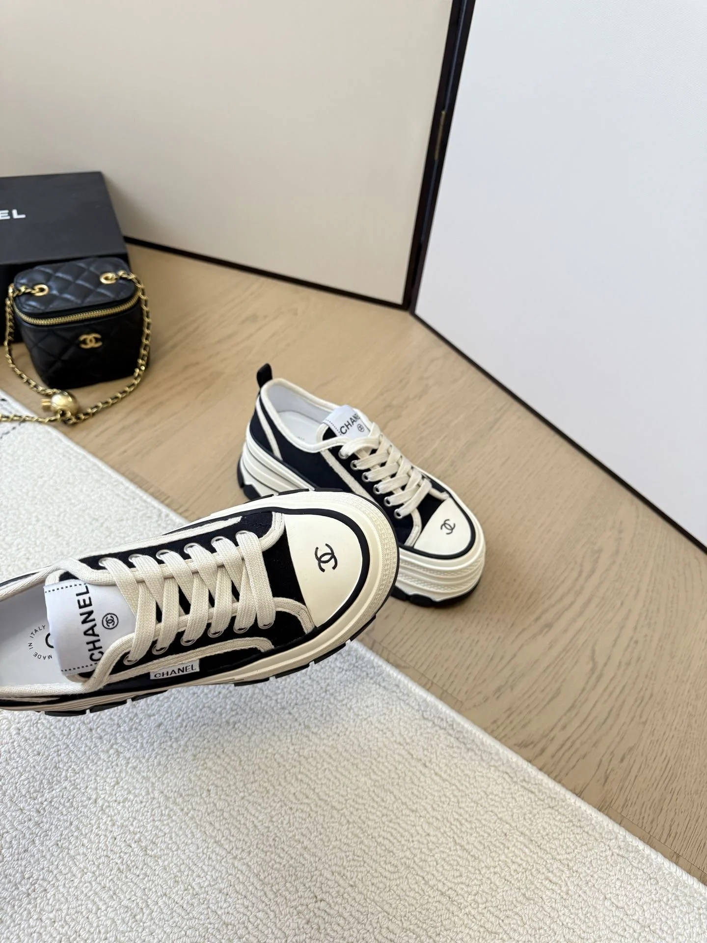 Chanel Low Shoes FastDry 18116