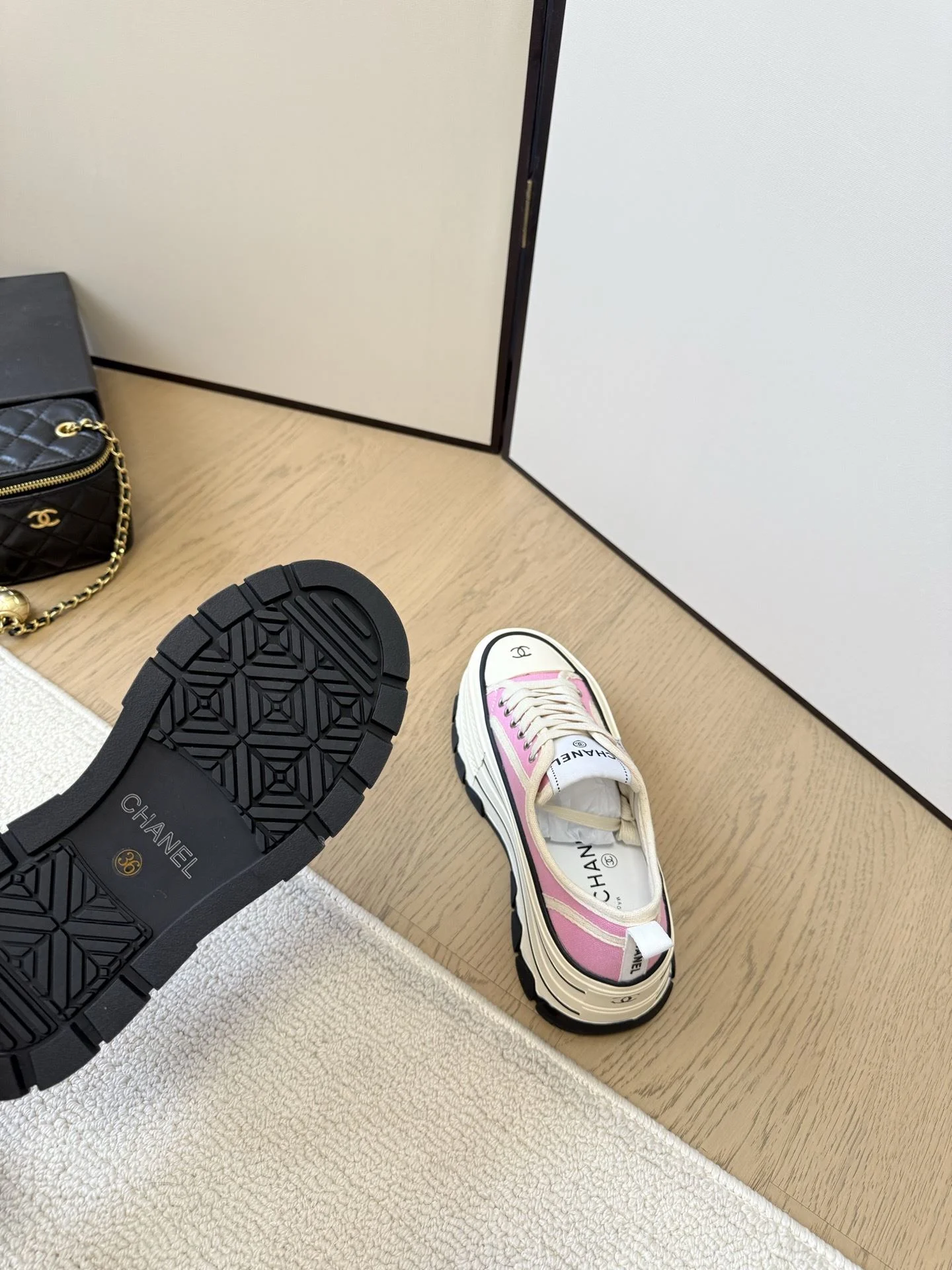 HighPerformance Chanel Low Shoes 18127
