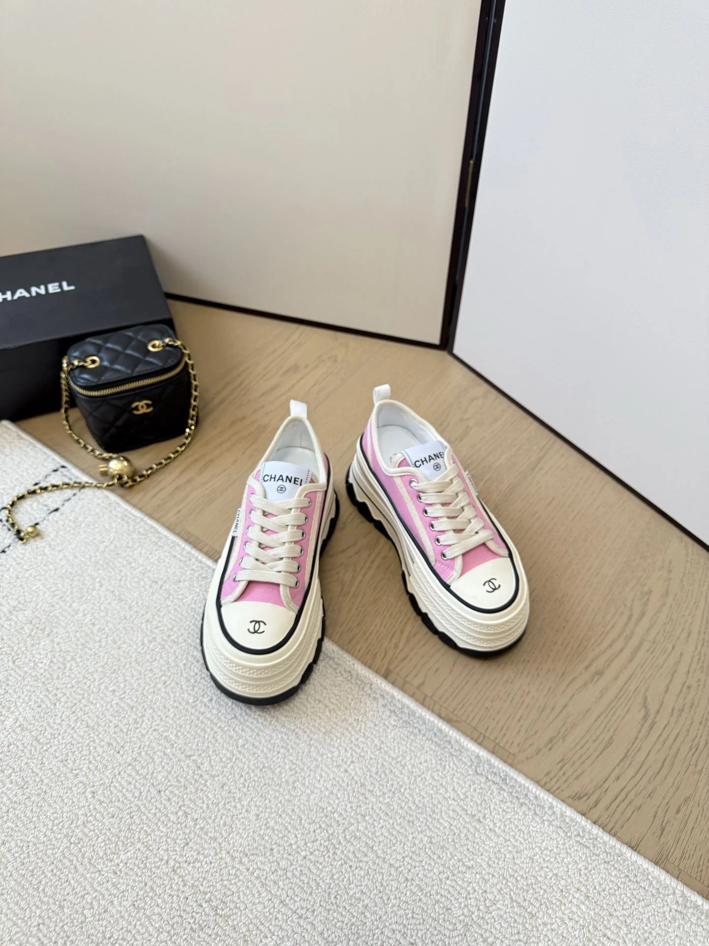 HighPerformance Chanel Low Shoes 18127
