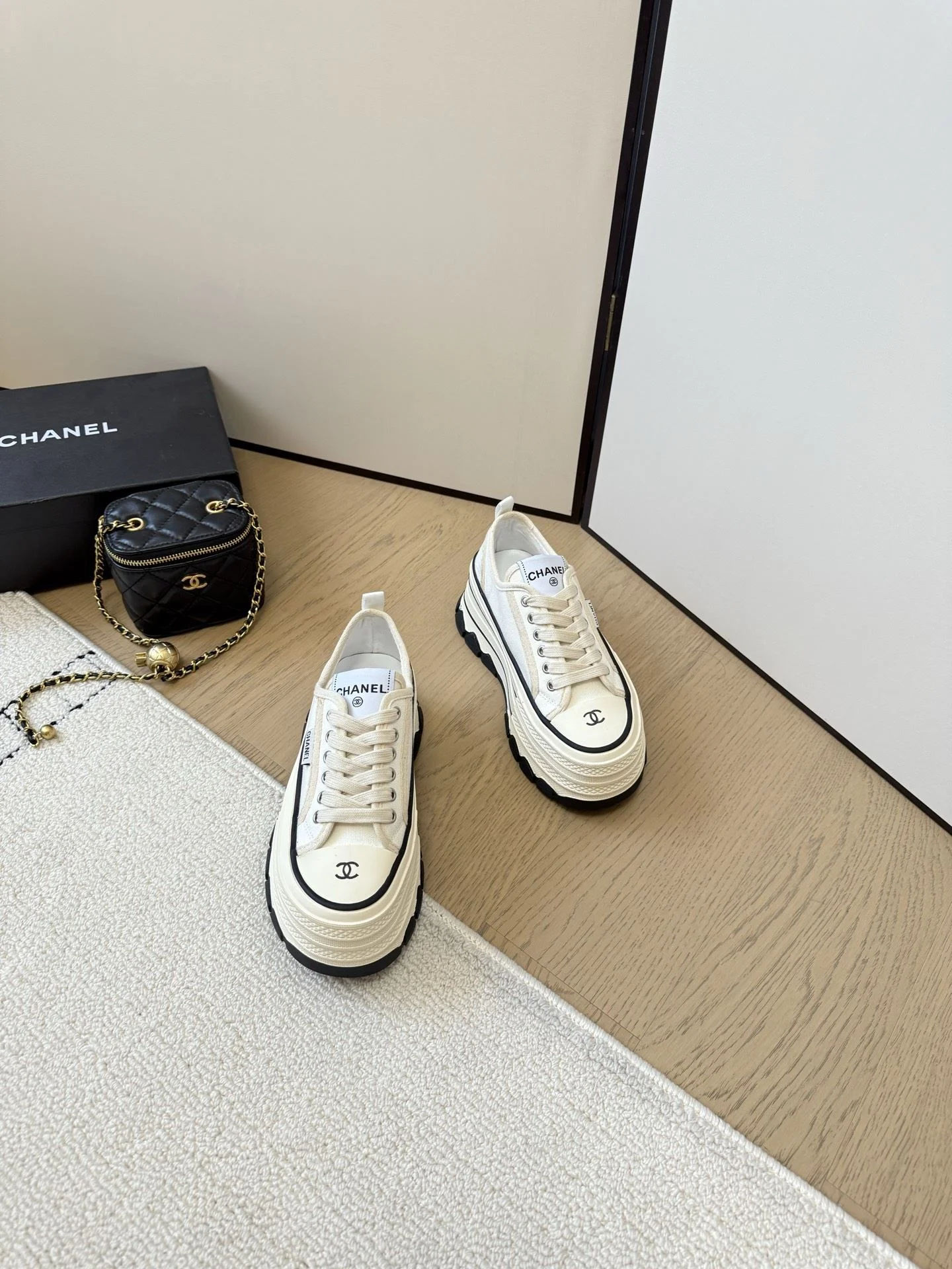 WellDesigned Chanel Low Shoes 18119