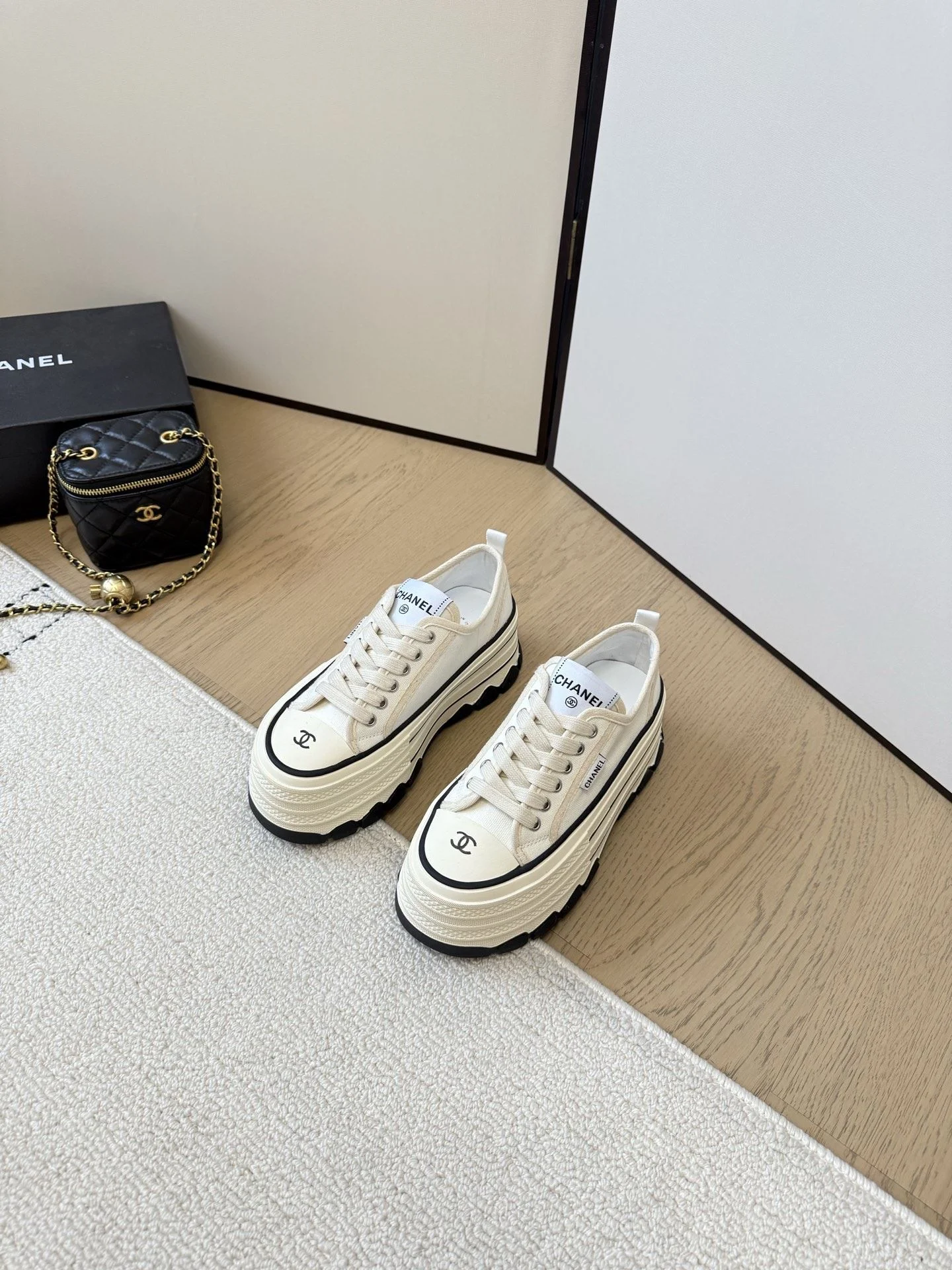 WellDesigned Chanel Low Shoes 18119