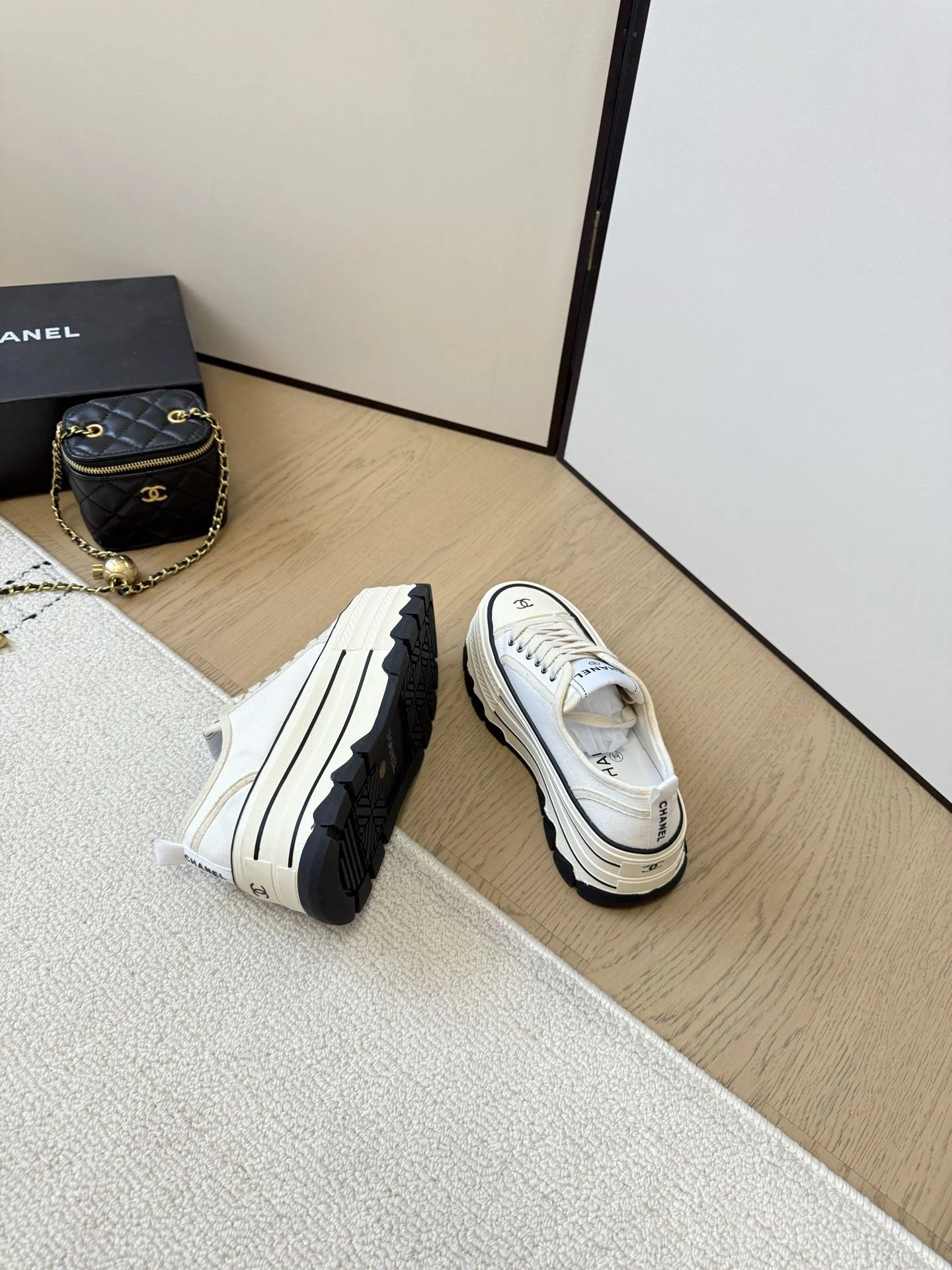 WellDesigned Chanel Low Shoes 18119