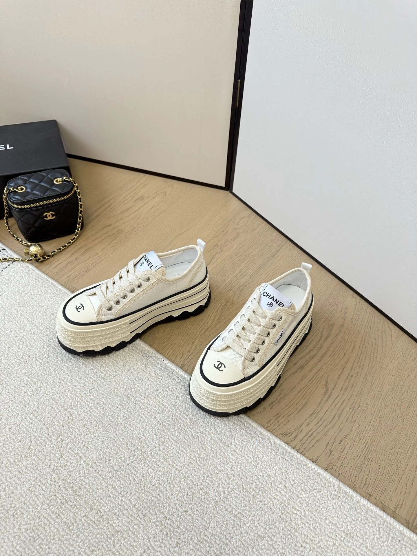 WellDesigned Chanel Low Shoes 18119