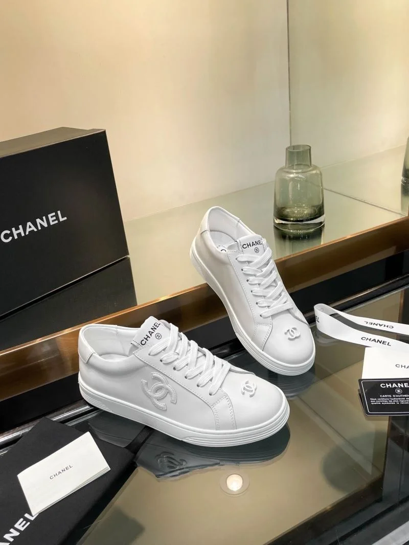 Chanel Low Shoes Effortless 18121