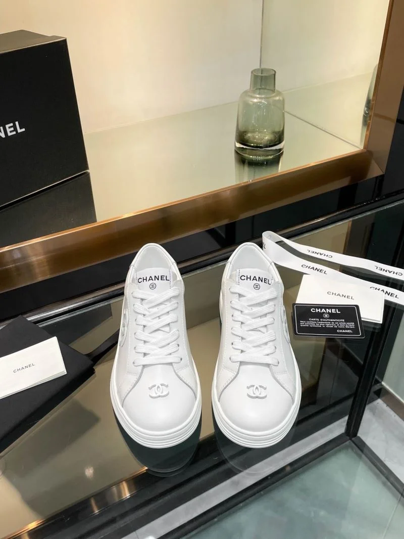 Chanel Low Shoes Effortless 18121