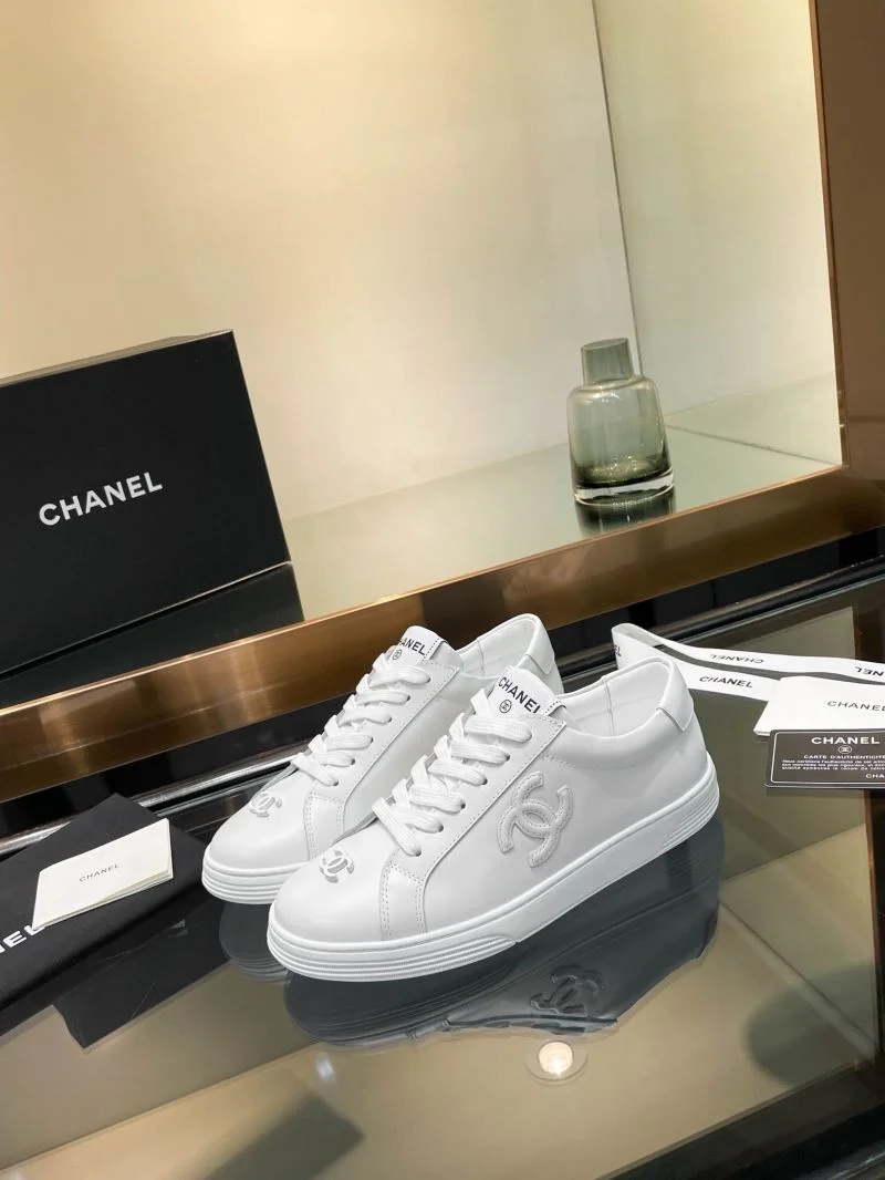 Chanel Low Shoes Effortless 18121
