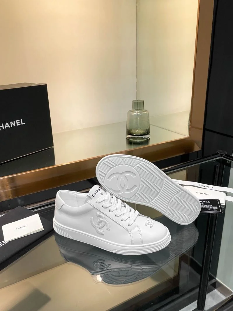 Chanel Low Shoes Effortless 18121