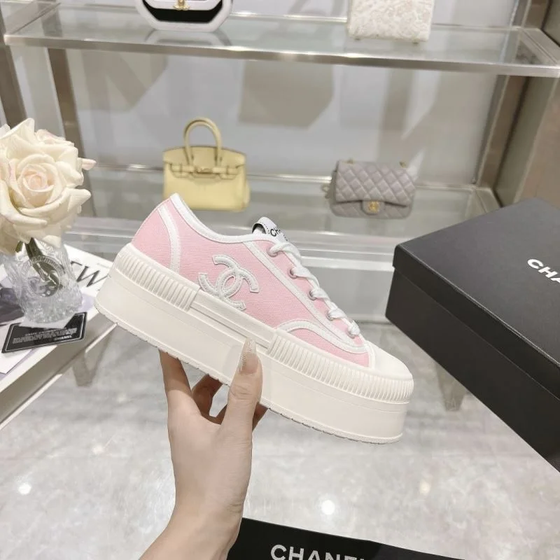 Chanel Low Shoes Practical 18115
