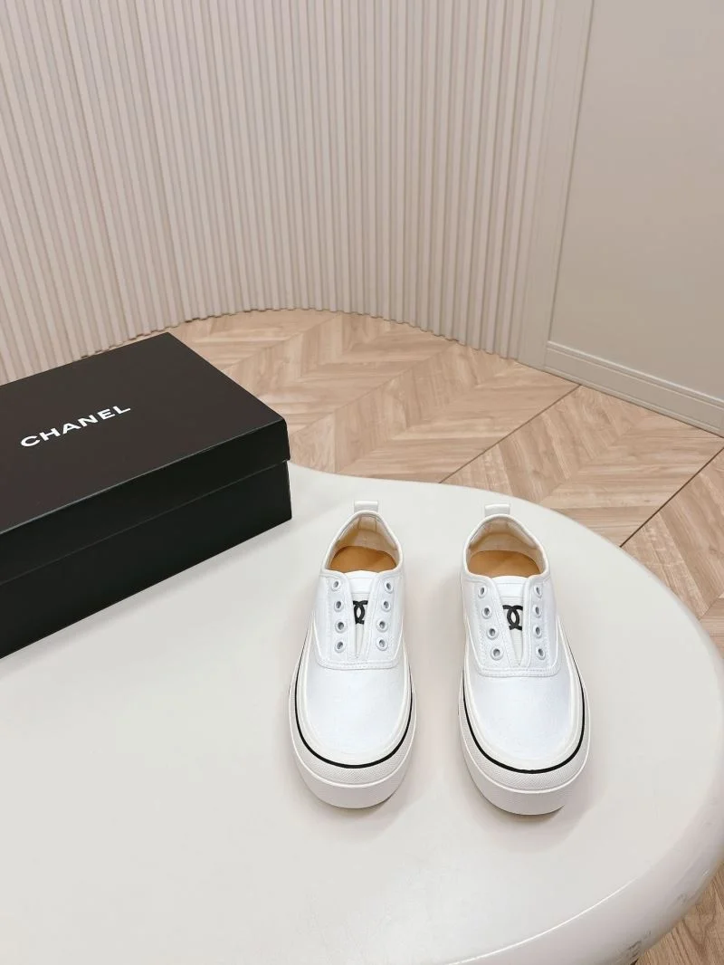 Supportive Chanel Low Shoes 18108