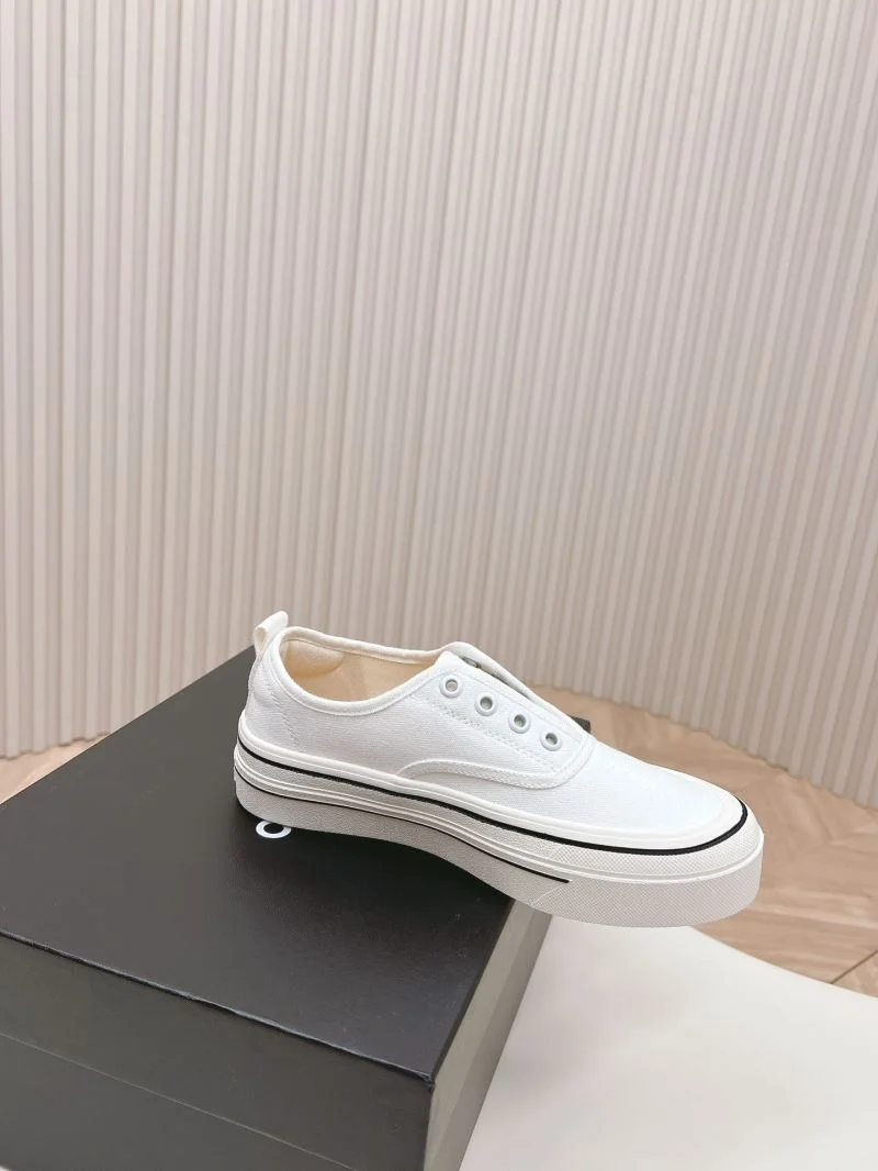 Supportive Chanel Low Shoes 18108
