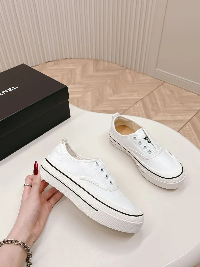 Supportive Chanel Low Shoes 18108