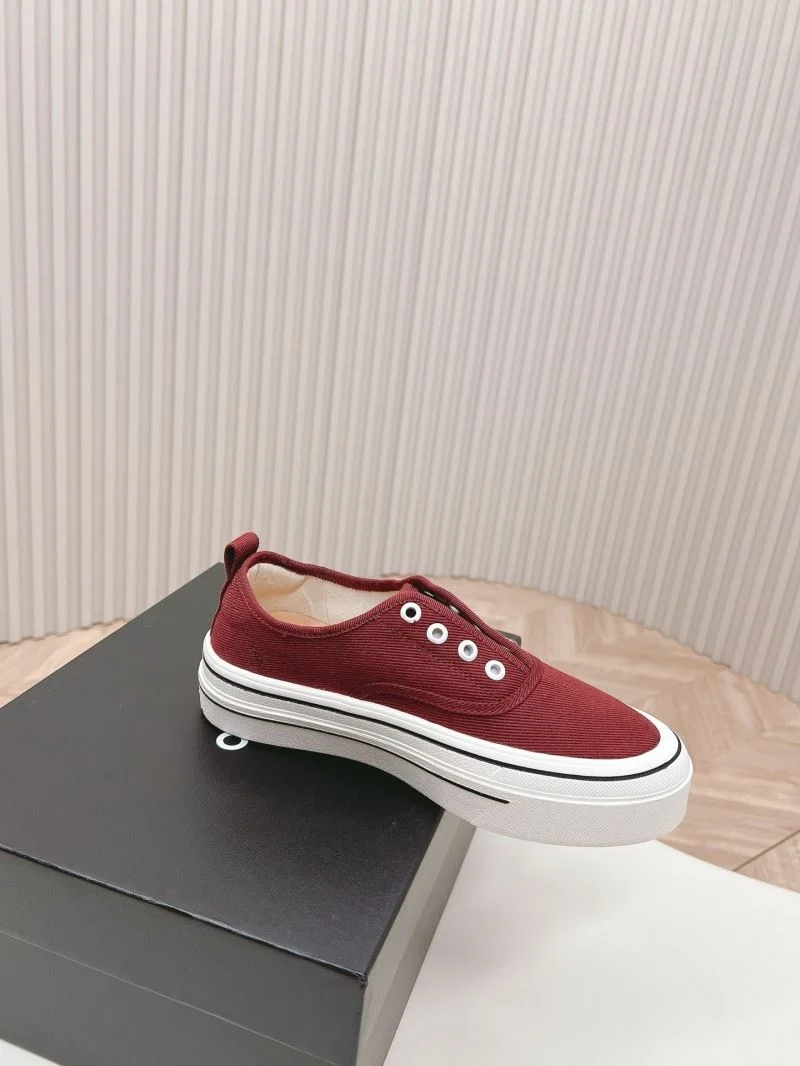 RelaxedFit Chanel Low Shoes 18098