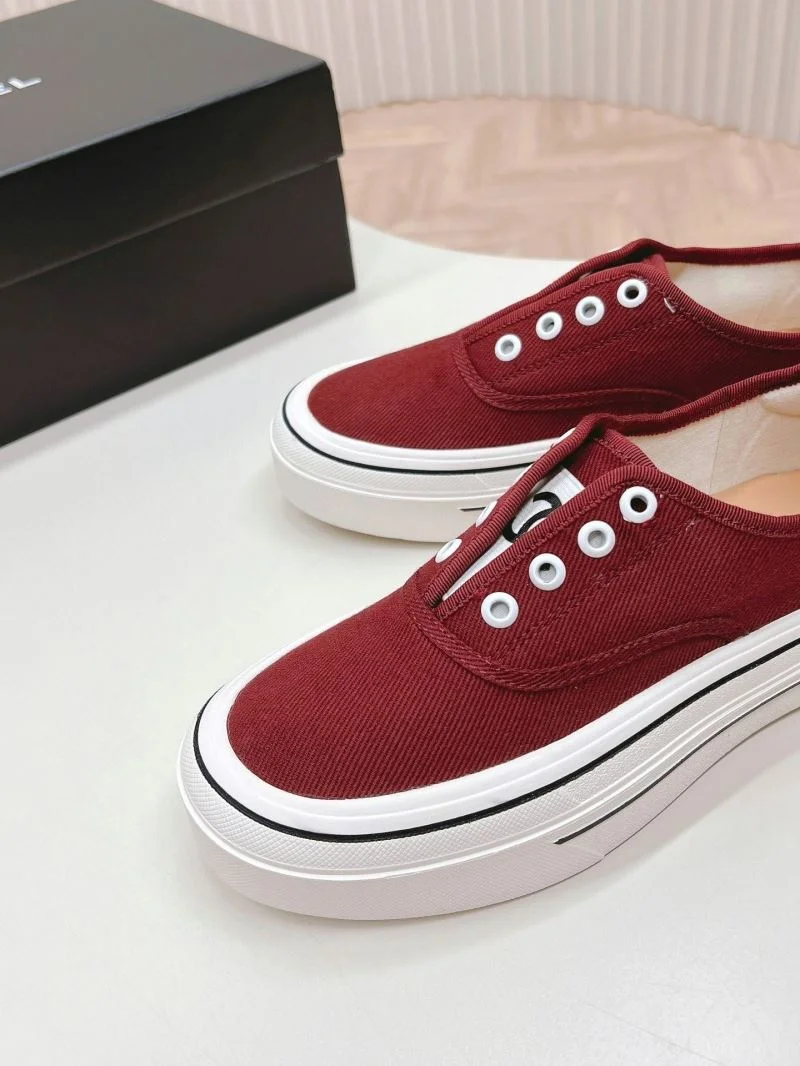 RelaxedFit Chanel Low Shoes 18098