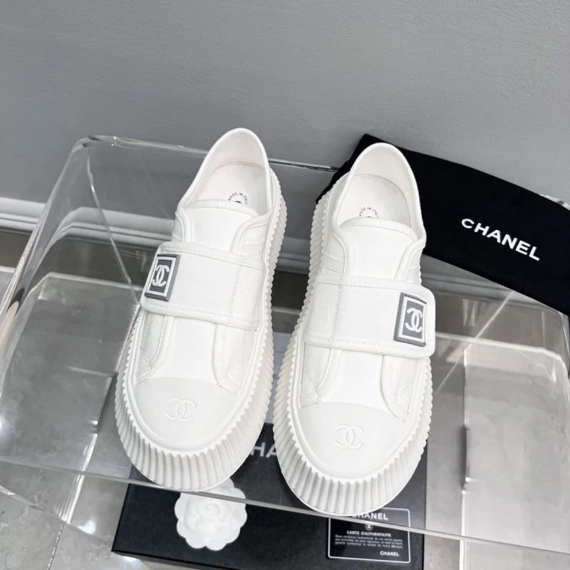 Chanel Low Shoes Durable 18088